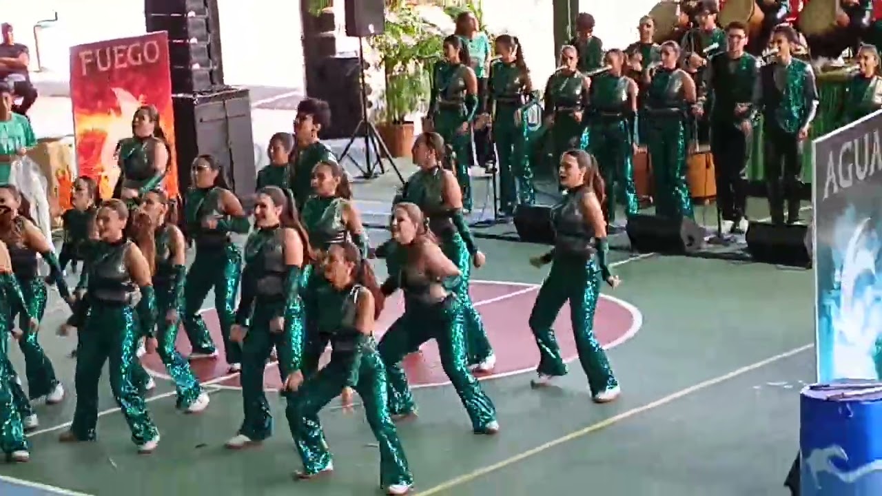 Presentacion gaitas Champagnat Elemental a los alumnos del Colegio 25-10-2024