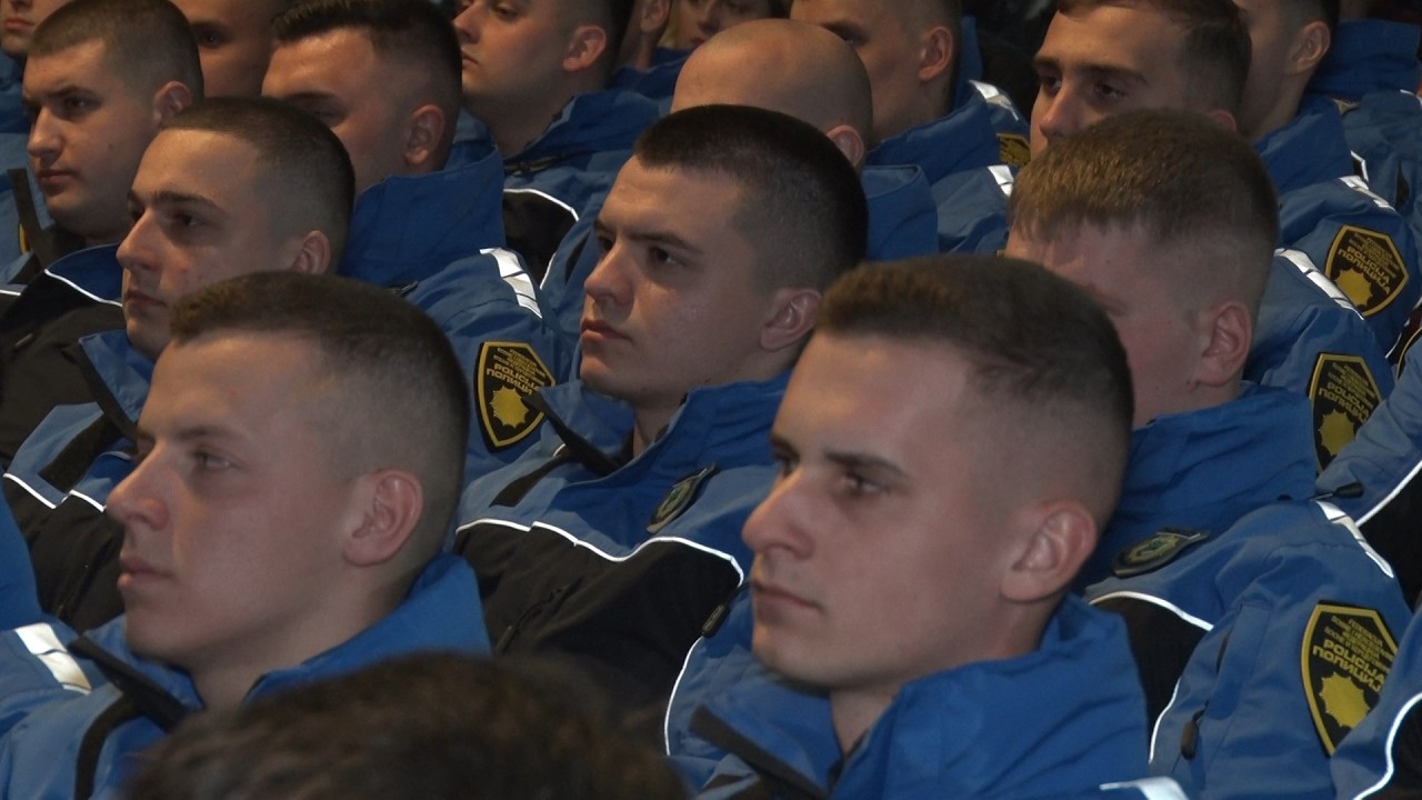 Zakletvu položilo 128 novih policijskih službenika u Tuzlanskom kantonu