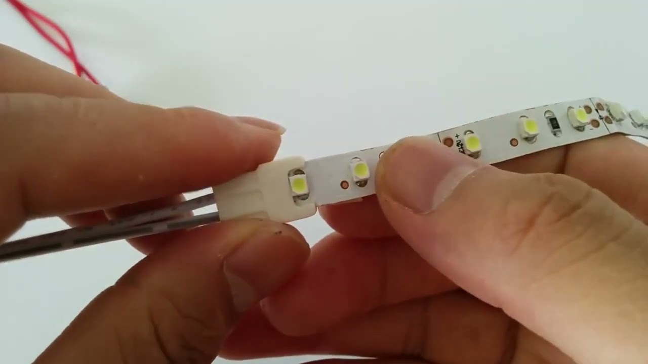 STRONG Lumio Spojka LED pásků (467225) 8mm - kabel 2 linka