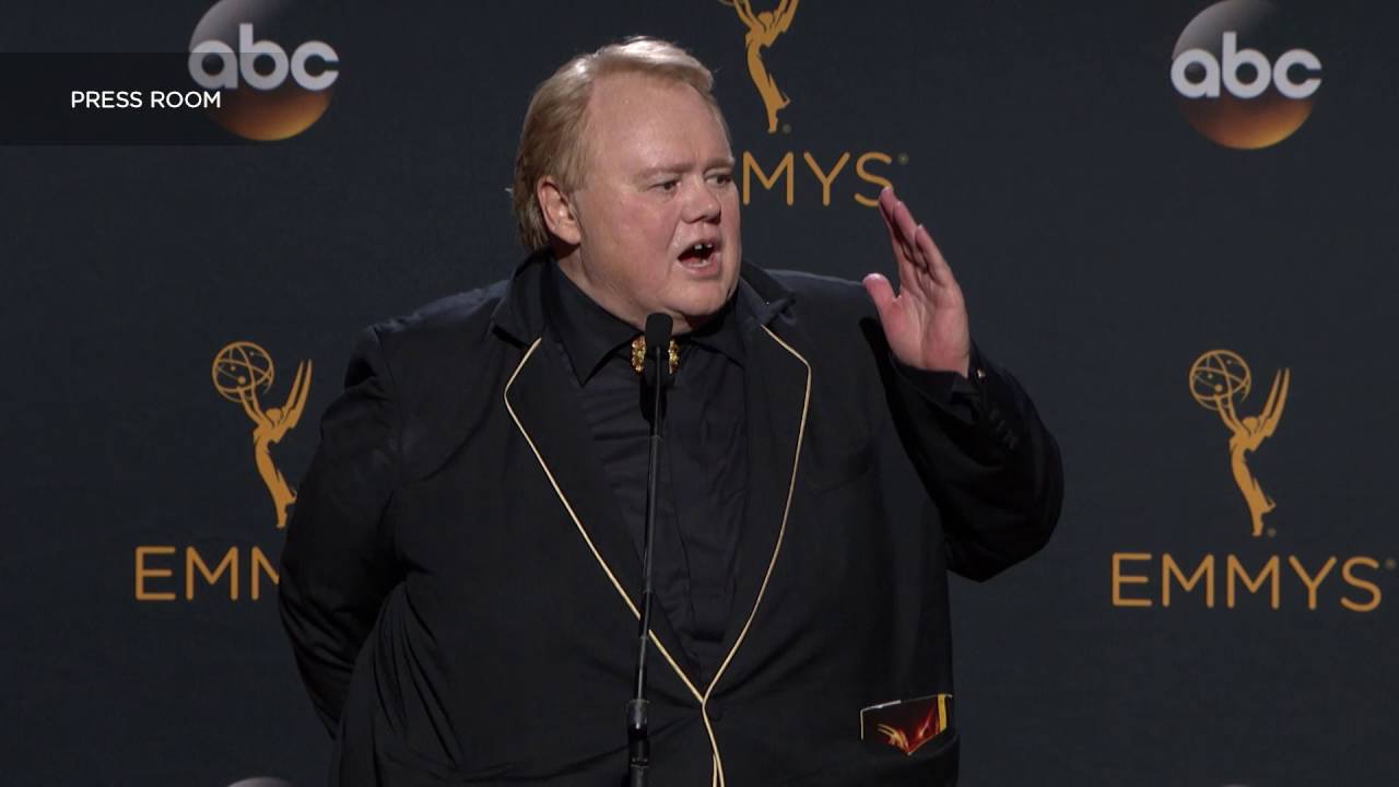 Обладатель премии «Эмми» Луи Андерсон («Баскетс») в пресс-центре — Primetime Emmy 2016