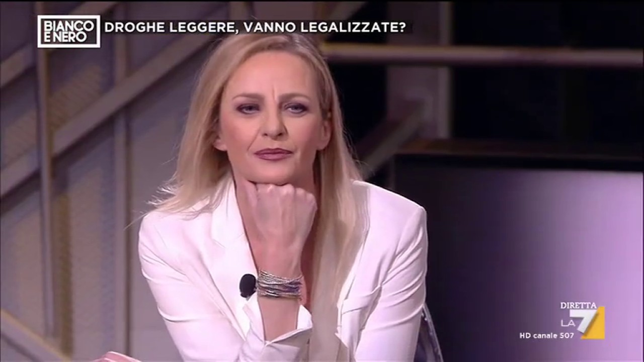 Crepet vs Costamagna su cannabis: 'Io faccio il medico, lei sulla base di cosa parla?'