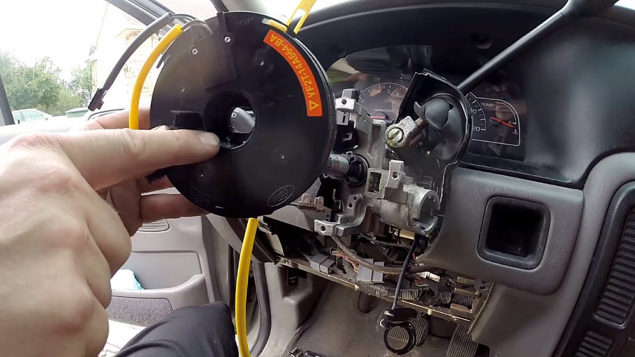 Ford Windstar: Steering Wheel & Clock Spring Replacement B1932