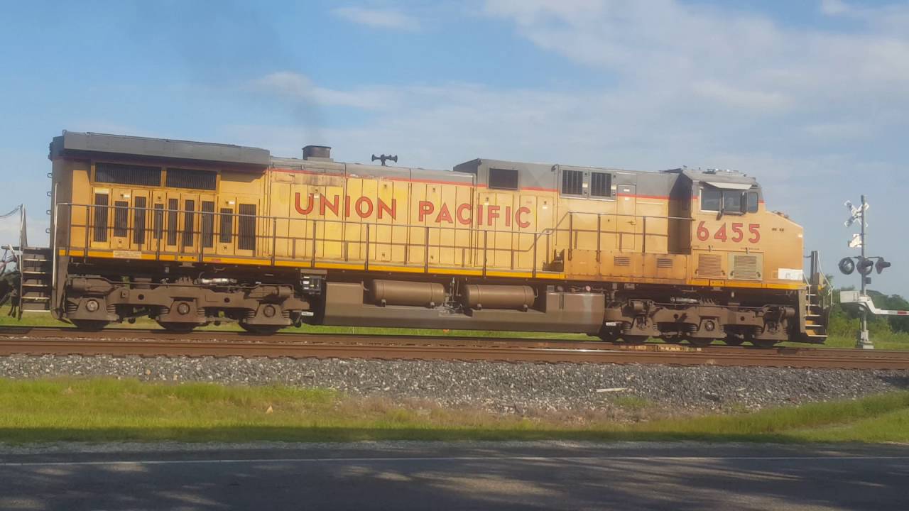 UP 6455 leads a Southbound rail train through Muldoon