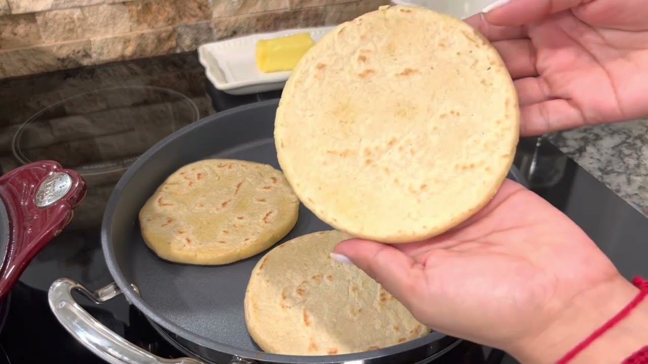 Gorditas de maseca, cómo preparo la masa| chile de molcajete y nopales asados