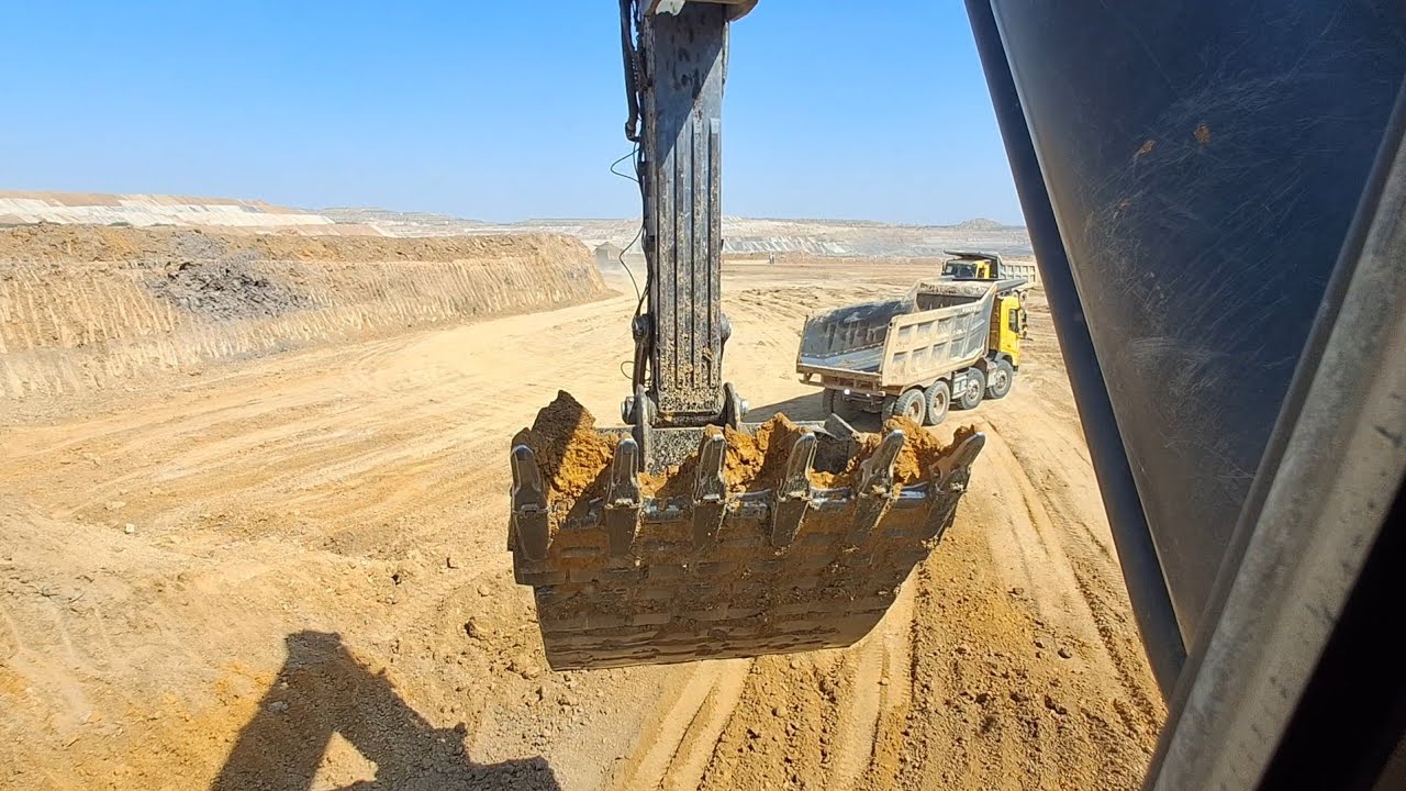 #video backhoe digging excavator caterpillar 480&Volvo cat350 4k luj materiyal full loading taracks
