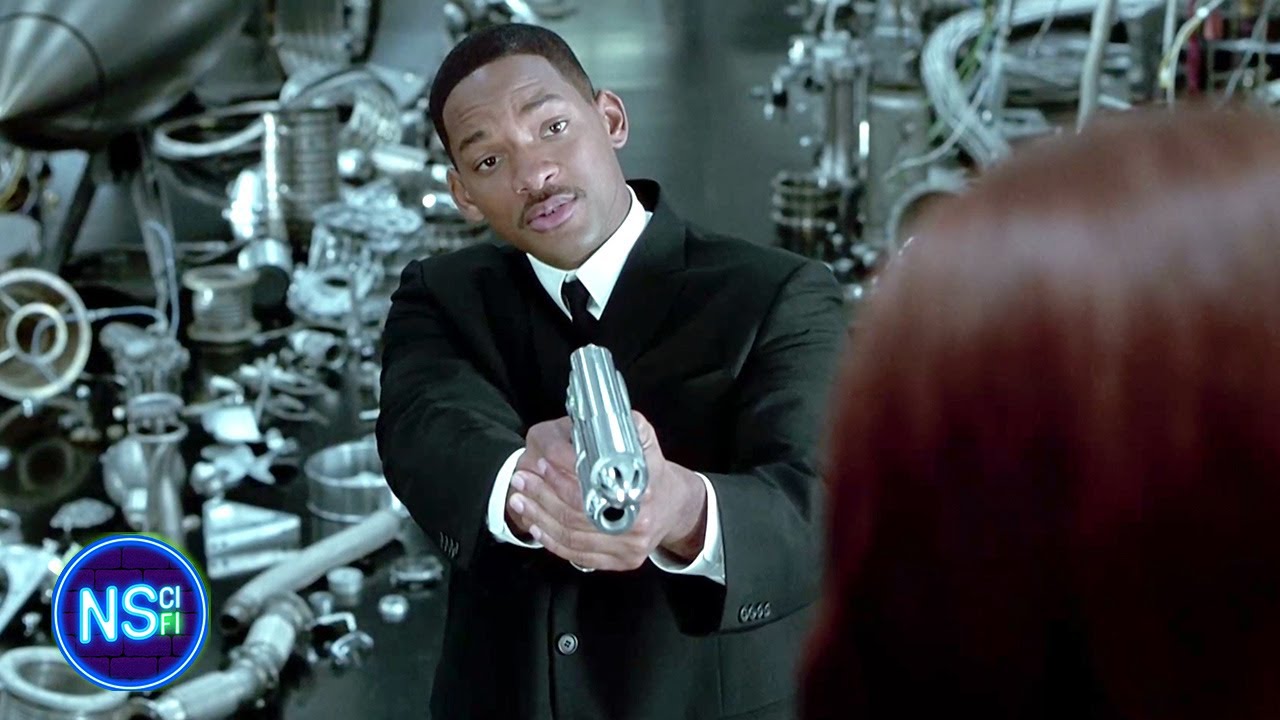 Taking Back HQ | Men in Black II (2002) | Now Sci-Fi