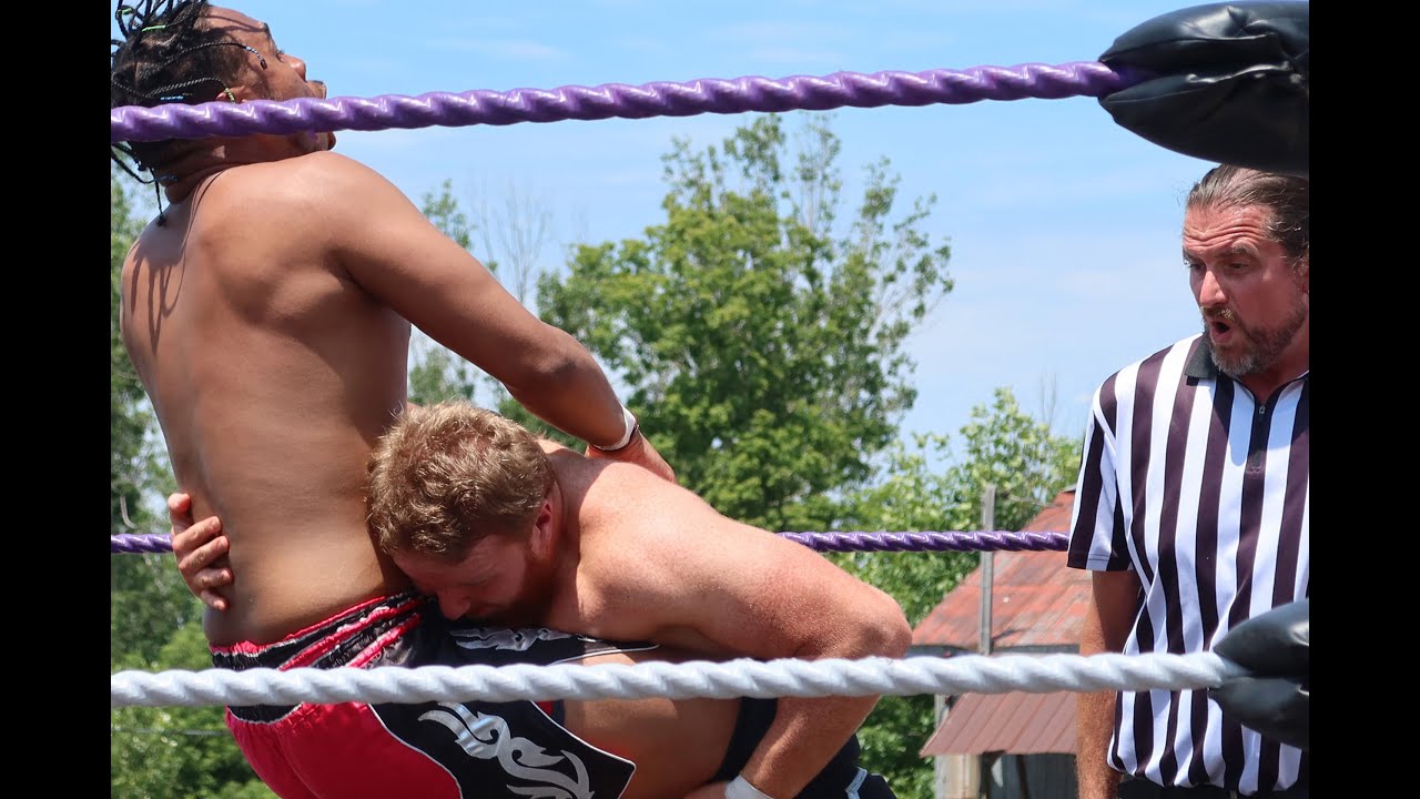 Slater Jacobs(w/ Tommy McCloud) Vs Hundo P - NB: 