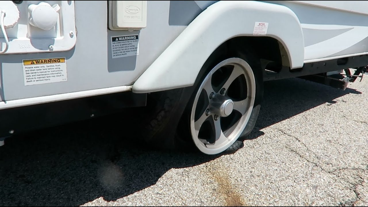 TIRE BLOWOUT ON A LANCE 1575 (Canyons Day 3)