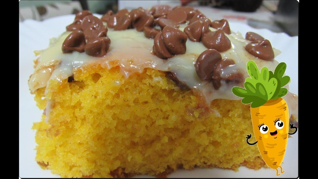 Bolo de Cenoura com Gotas de Chocolate e Cobertura de Leite Ninho