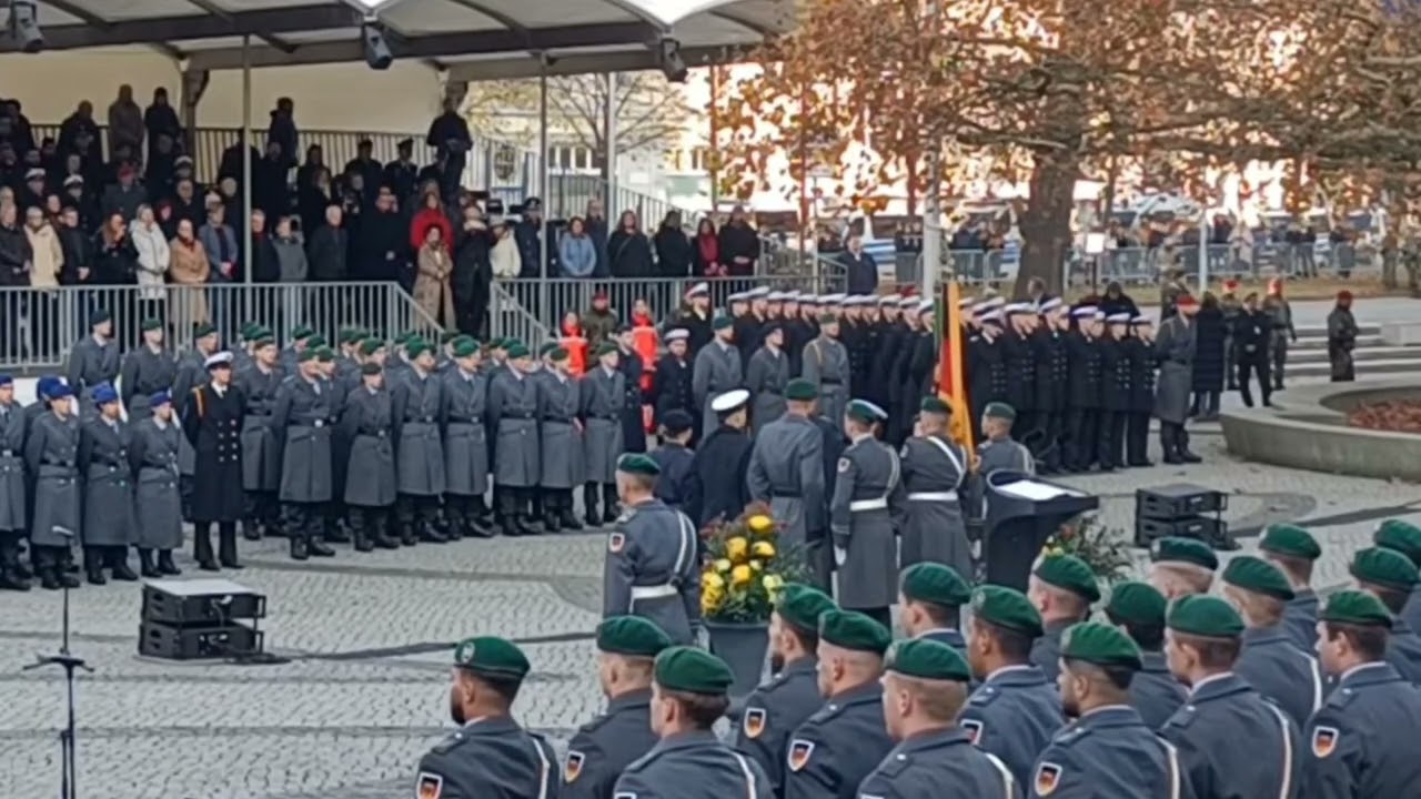 Feierliches Gelöbnis der Bundeswehr 12.11.24 Platz der Menschenrechte Hannover