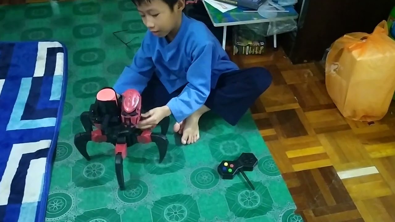 MAIN ROBOT SPACE WARRIORS | 2.4G RC SPIDER ROBOT FIGHTING INFRARED SHOOTING BULLETS WITH ARMOR