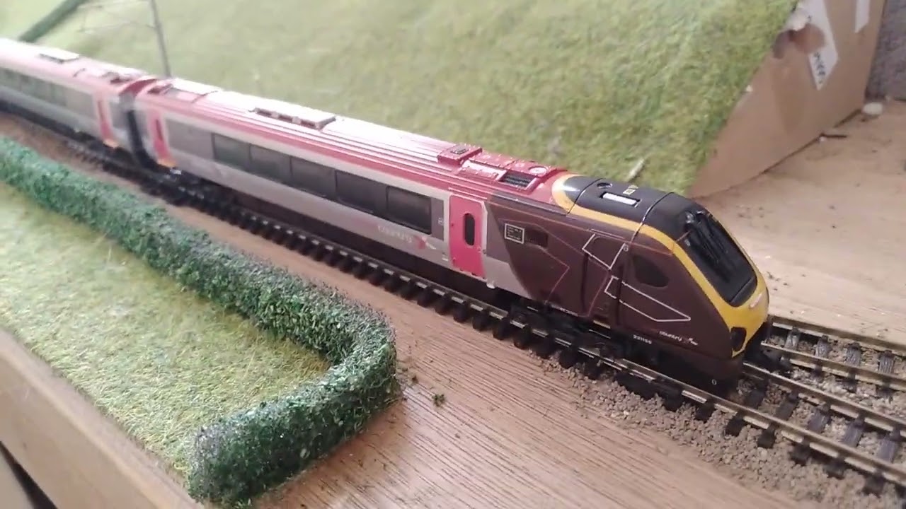 One take review - Dapol 221 super voyager