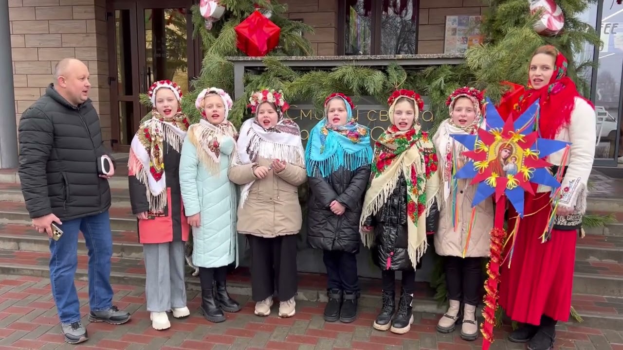 Колядує дитячий вокальний колектив «РОСИНКА» БК с. Затурці