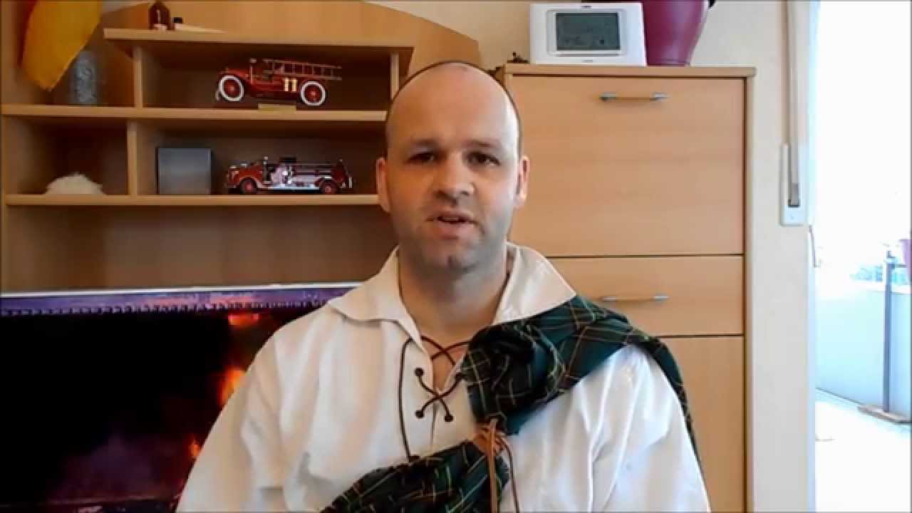 Anlegen des Belted Plaid (Great Kilt), deutsch