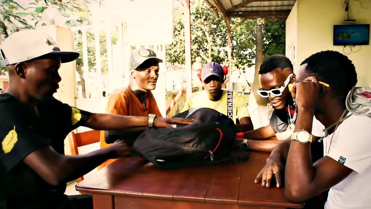 Bebetxé _ Ndona ft Ceedih _ Oficial Vídeo