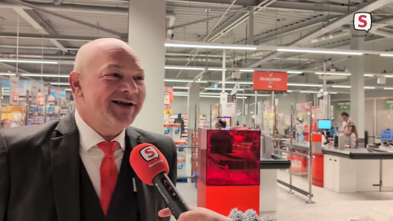 Supermarkt Dirk heropend na grote verbouwing