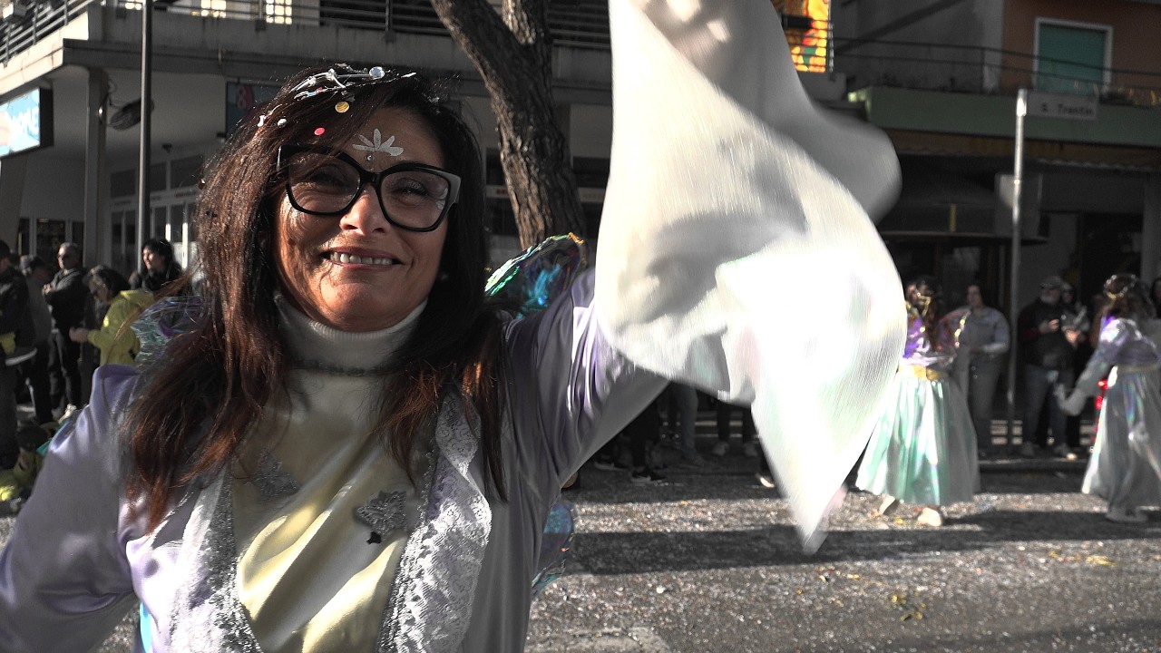 Sfilata dei carri allegorici di Carnevale - Jesolo 8 marzo 2026 - by Giovanni Rosin - John
