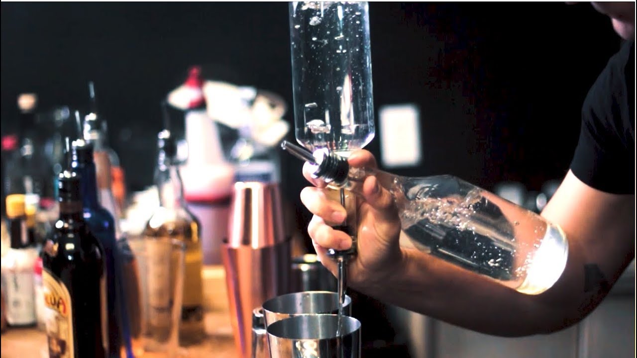 Two Bottles In One Hand Practical Pour