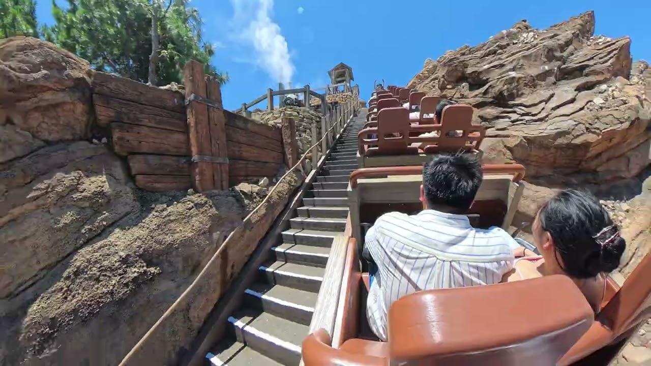 Big Grizzly Mountain Runaway Mine Cars @ Hong Kong Disneyland
