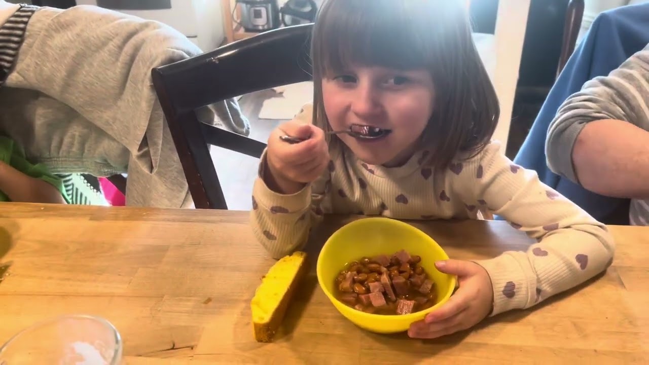 Processing apples into applesauce, apple juice, and some Halloween fun #homesteading #homestead
