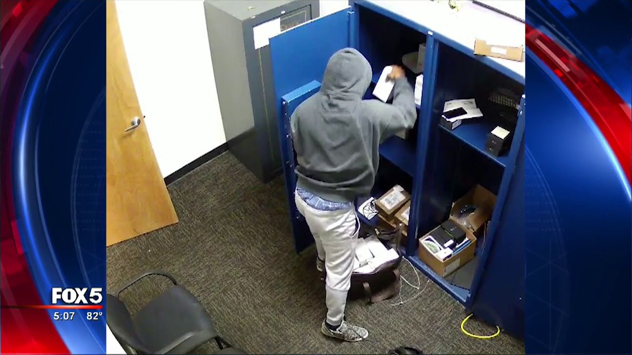 Fayetteville robbery at cell phone store