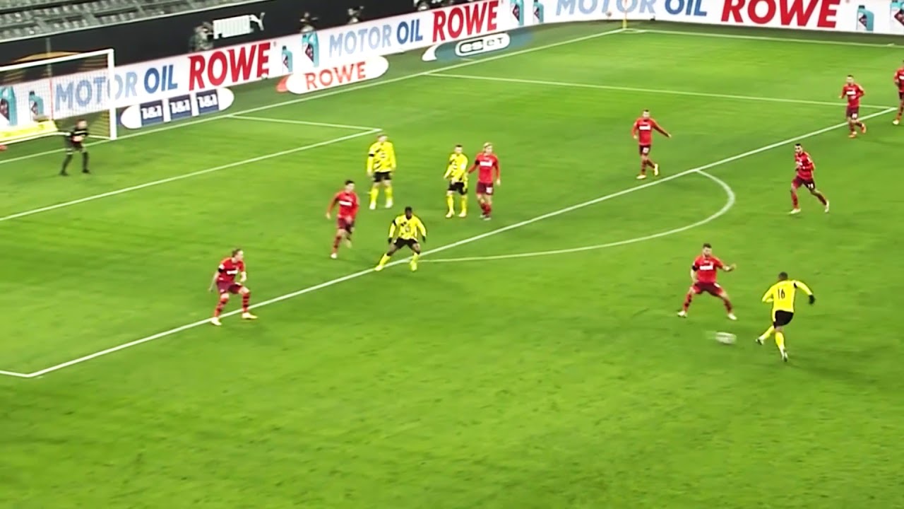 Youssoufa Moukoko vs FC Koln
