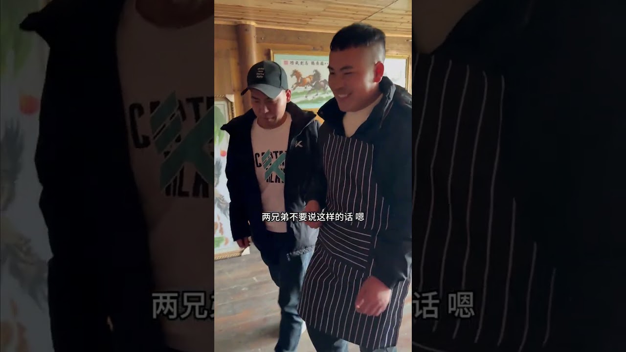 今天早早起床要赶回老家，家里那边结婚要开始安排人干活了，房族的人也早就到了，各自在忙活着，大哥也从外地赶回来了，今天把结婚请帖也写好了，菜单也列好了，在乡下办酒席就这点好，帮忙的人很多，特别热闹，我