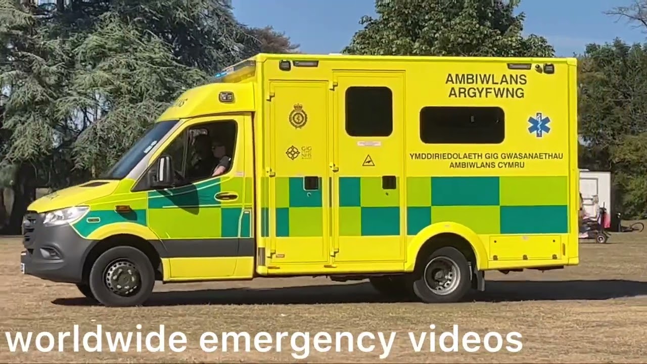 welsh ambulance service leaving the 999 day at caldicot castle 7/8/22