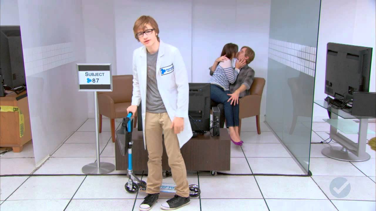 Angus T. Jones Studies The People's Choice Awards