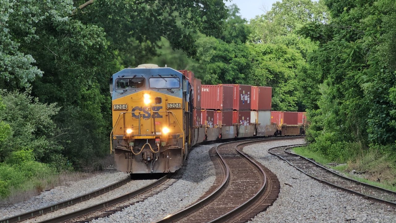 CSX I135 at Shenandoah Junction, WV.