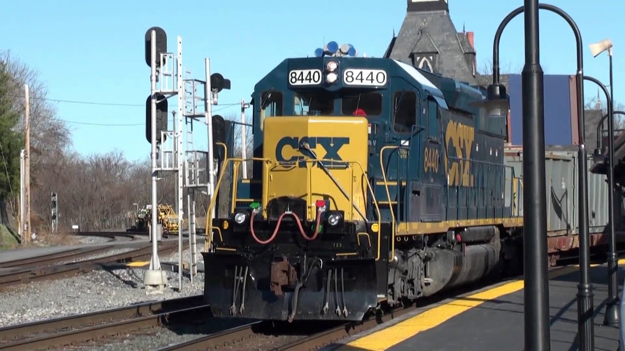 CSX Loco 8440 arrives at Point of Rocks maybe pulling a work train