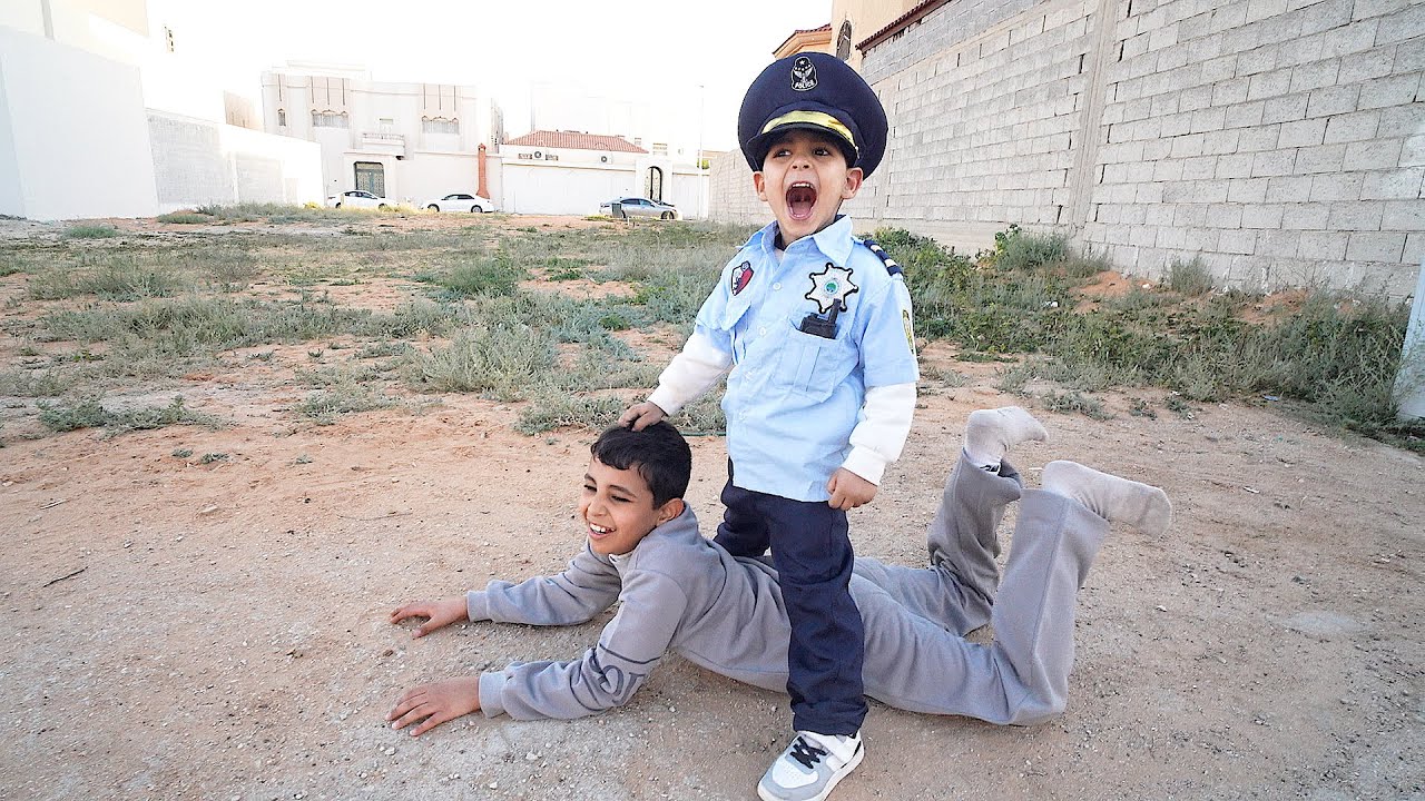 الشرطي يتهاوش مع الياس ! شوفوا ايش السبب