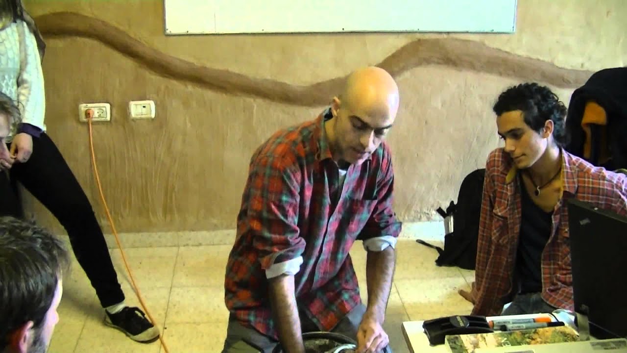 הכנת תה קומפוסט וריסוס בחלקה
