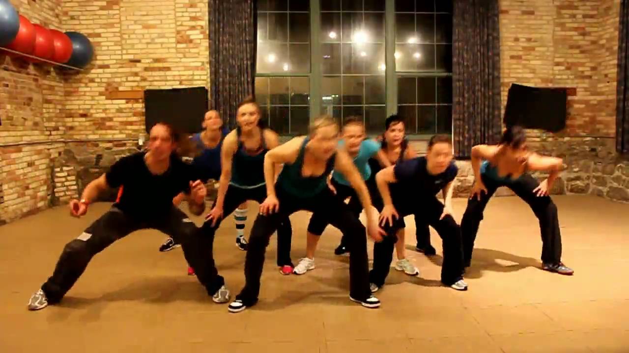 Zumba in Grand Rapids, MI | Bad Romance by: Lady Gaga (zumba warm up)