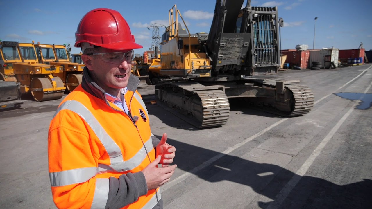 Vehicle Safety Walk Around with Clive Kelly Safety Ltd - Excavator