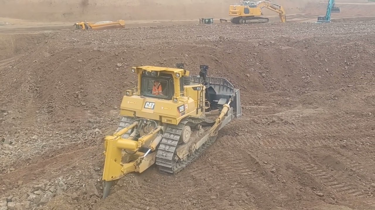 CAT D9T Ripping Part1