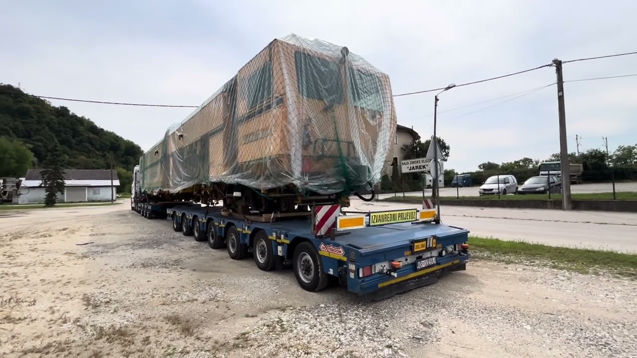 Beautifull Volvo truck with nice Cargo ;)
