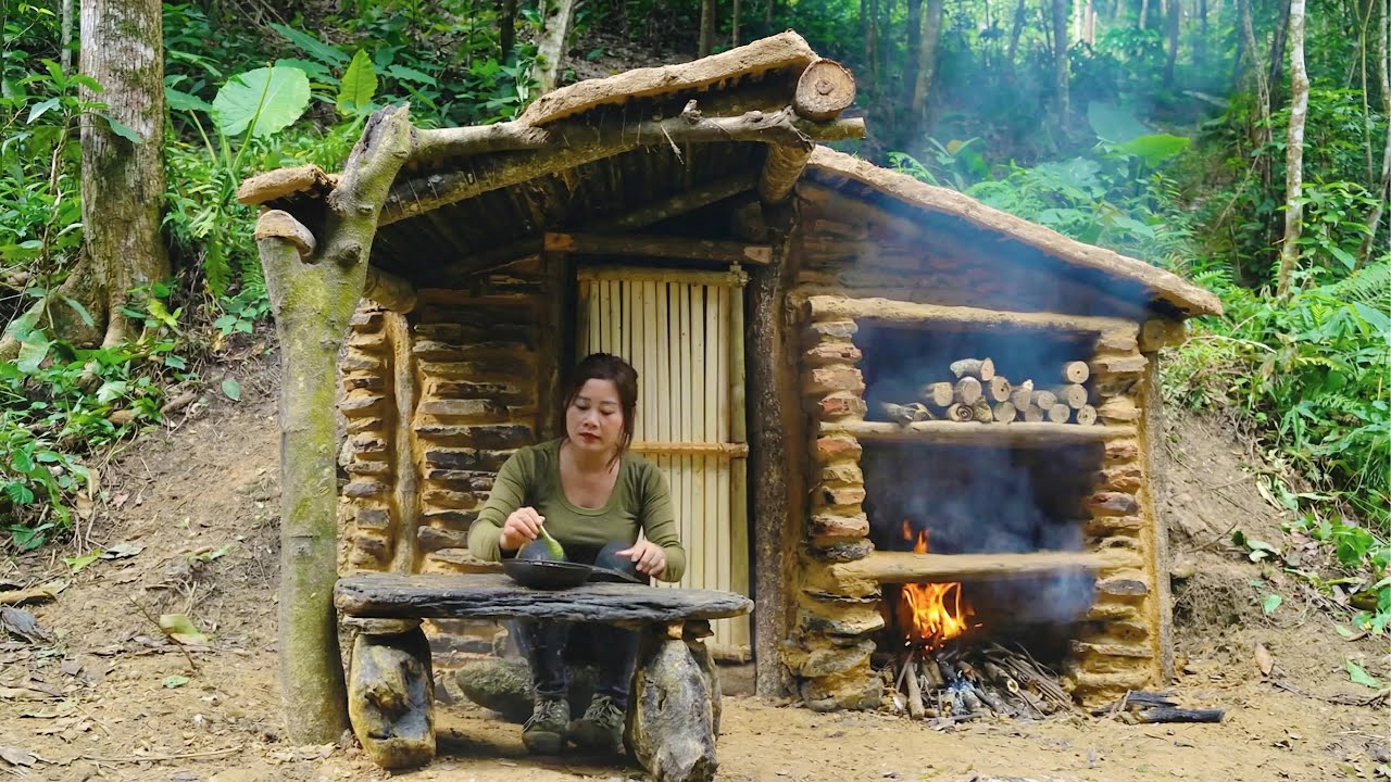 Building a Warm & Cozy Forest Shelter | Surviving Alone in the Wild |Bushcraft Survival (Full Build)