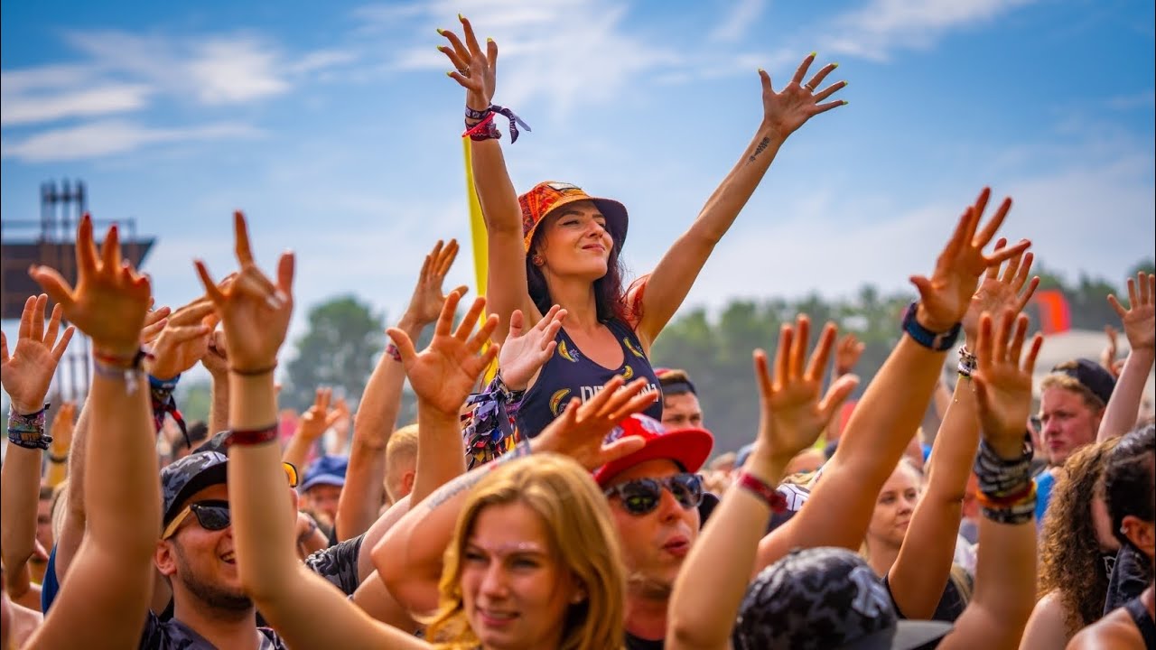 Julia Zahra - Just An Illusion (Alternaticz Hardstyle Remix) [4K Festival Videoclip]