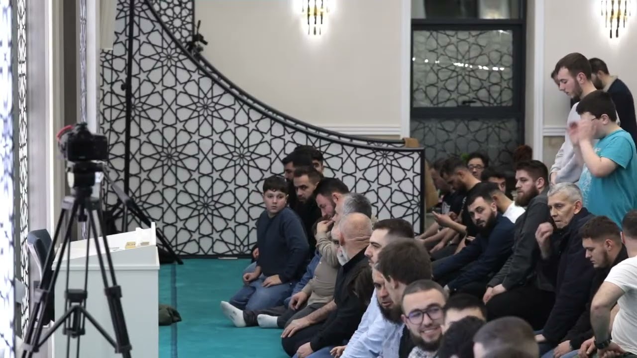 Live namazi i Jacisë dhe i teravisë në Xhaminë e Madhe në Kumanovë