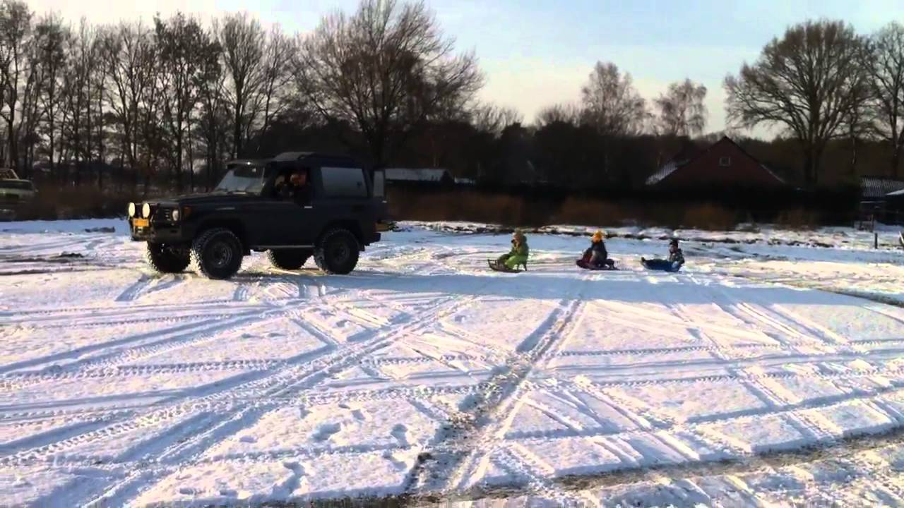 Sneeuwpret in de achtertuin