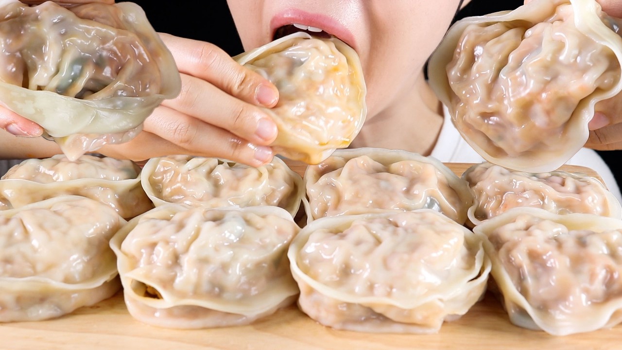ASMR Jumbo Kimchi Dumplings | Handmade Korean Mandu | Eating Sounds Mukbang