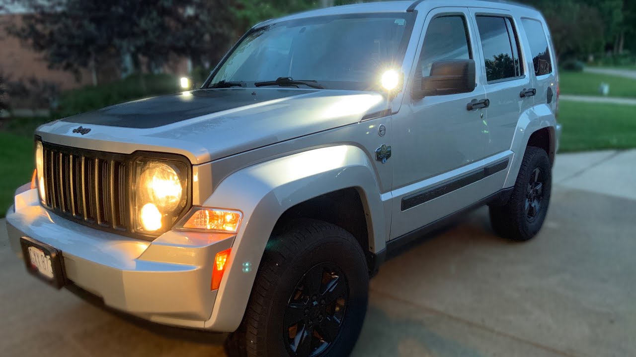 Полное снятие внутренних панелей Jeep Liberty KK (приборная панель, двери и вся пластиковая отделка)