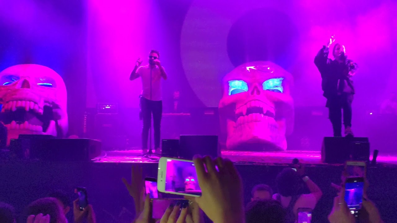 Pharaoh - Порнозвезда feat. ЛСП (20.10.18) ТОЛПА ПОЕТ!!!!!! Москва