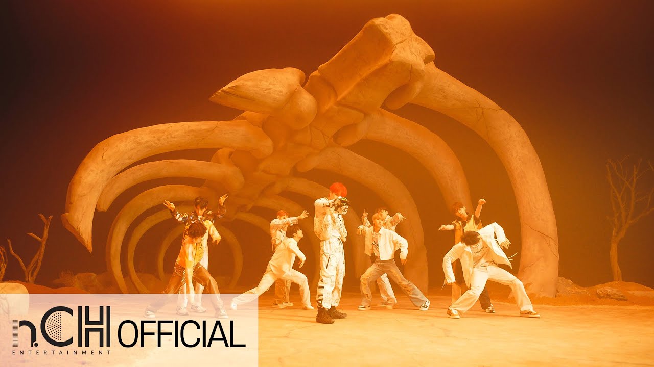 n.SSign(엔싸인) - '웜홀 (Wormhole: New Track)' MV (Performance ver.)