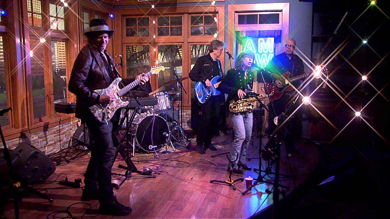 QUARTERFLASH PERFORMS NIGHT SHIFT - AM NORTHWEST