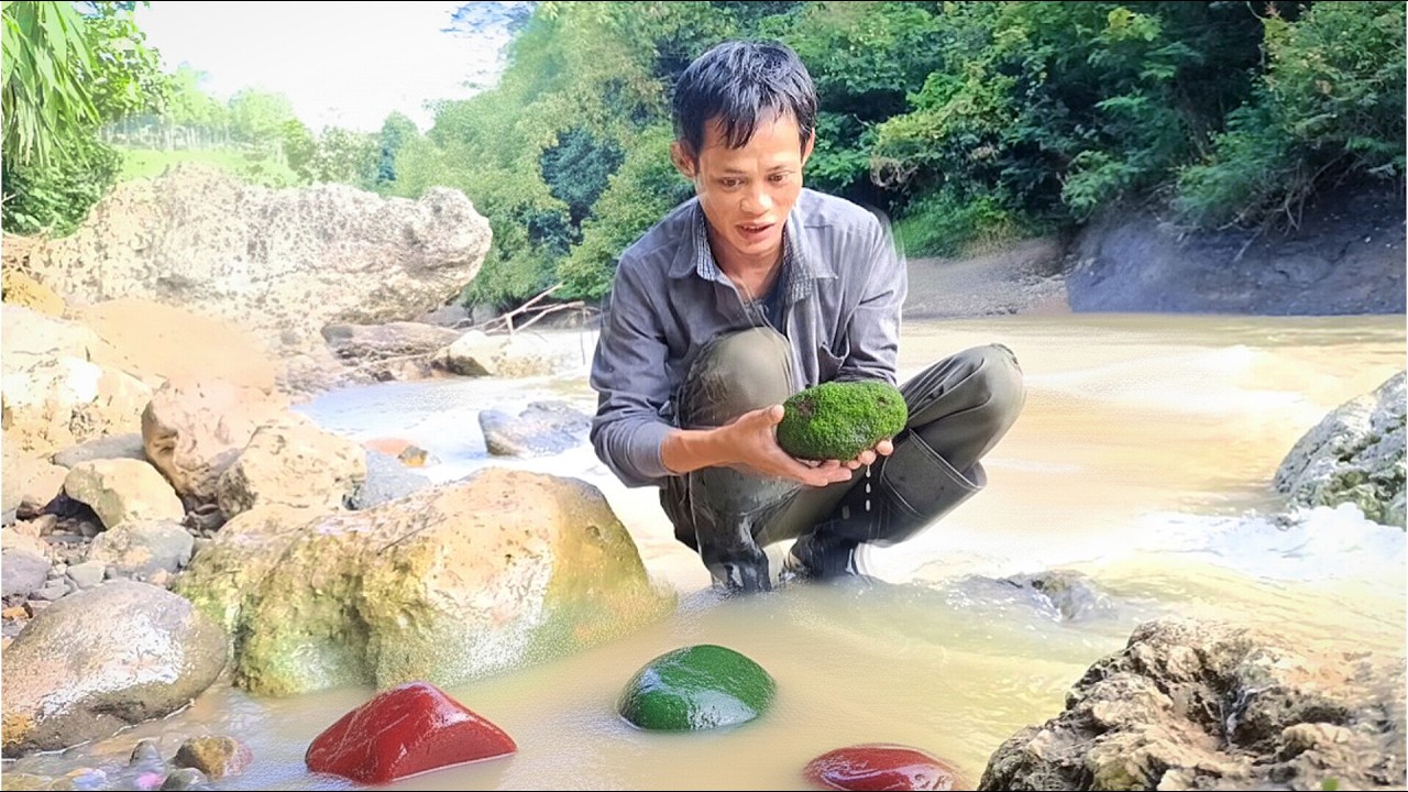 PENEMUAN BATU SUISEKI RAKSASA SAAT NGEBOLANG BATU AKIK PERMATA DI SUNGAI