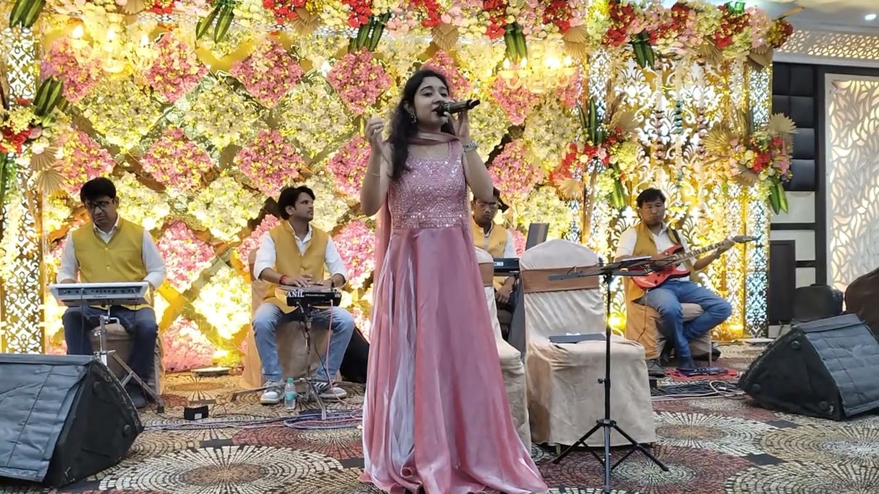 Ahana Ghosh singing Aye mere watan ke logon song.