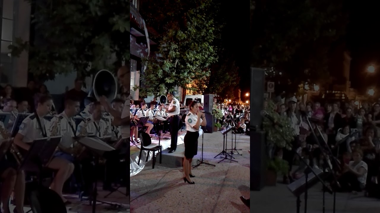 Banda de música de la policía de Entre Ríos. Verónica Barrientos interpretando 