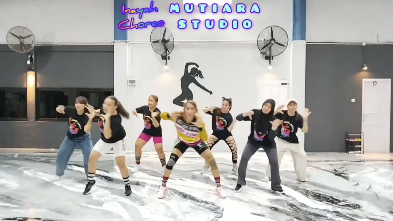 Zumba zombie(Zombic & Felic Schorn Remix)| Zin Inayah Choreography @Mutiara_Studio 